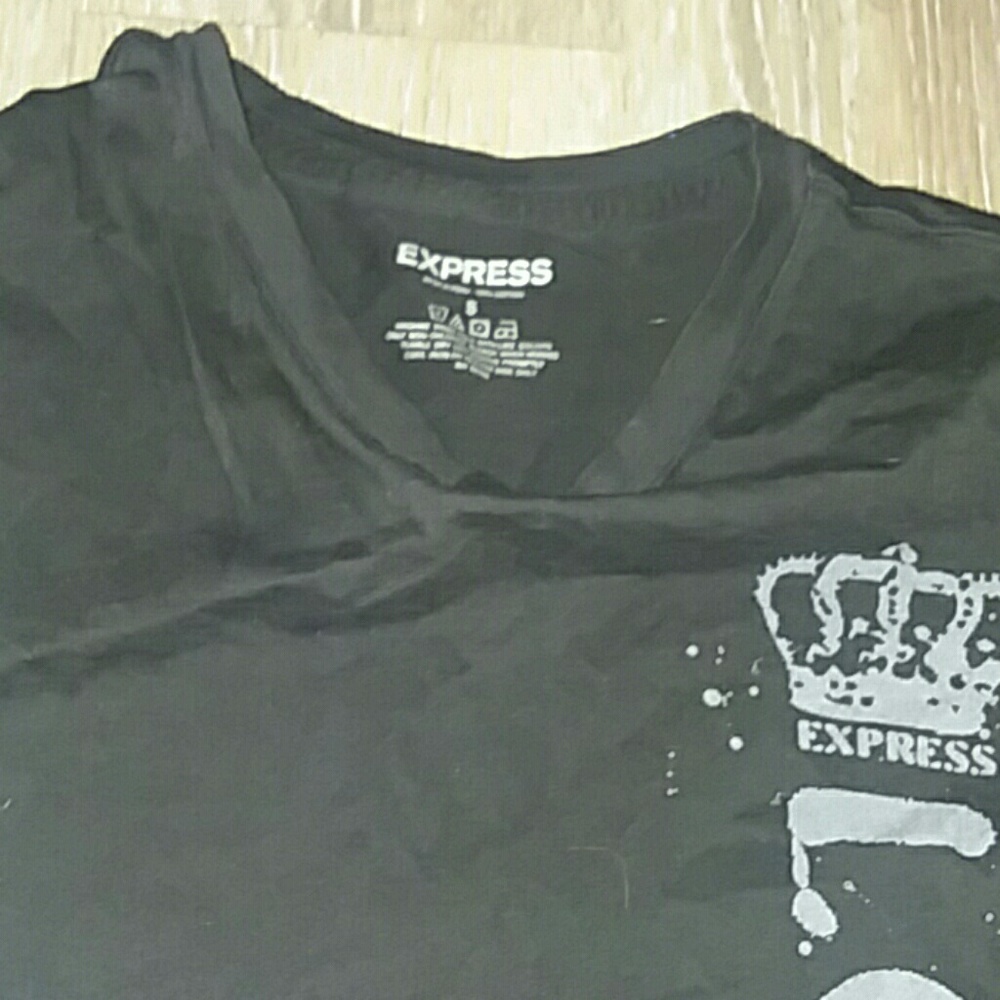 Express V-neck tee-Small - Picture 2 of 4